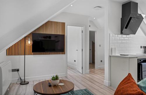 Swindon Apartamento | Archway Haven - 2 min from Station - Free Parking - Courtyard