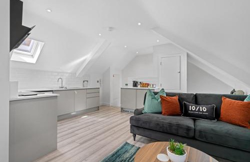 Swindon Apartamento | Archway Haven - 2 min from Station - Free Parking - Courtyard
