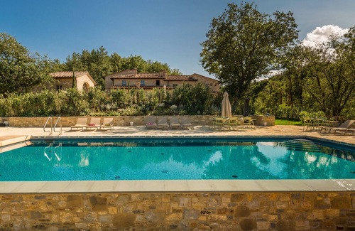 Castellina in Chianti Apartamento | 2BR aparte en una hermosa granja restaurada con piscina y spa, terraza en la planta baja