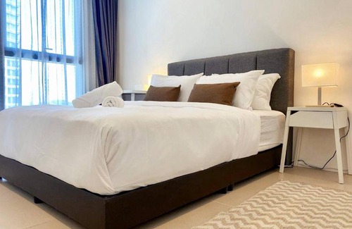 Mont Kiara Apartamento | Arcoris Mont Kiara 1 to 5 pax Minimalist Modern Netflix