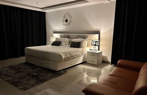 Lopes Hotel | ARCRISTAL - PRESIDENTS VILLA