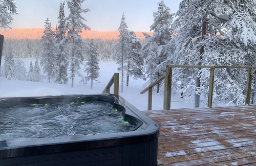 Muonio Hotel | Arctic Skylight Lodge