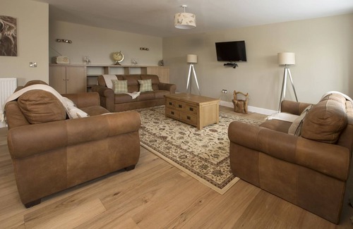 Crieff Cabaña | Ard View - large open plan accessible house sleeps 10
