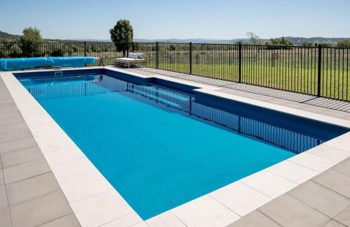 Moore Creek Casa | Ardington - 4-Bed Pet-Friendly with Pool