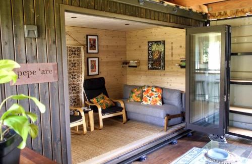 Arorangi Apartamento | 'ARE PEPE one bedroom container style unit