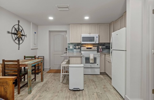 Captiva Cabaña | Are you looking for a quaint fishing village in the heart of Captiva Island? - Jensen's Cottage #15
