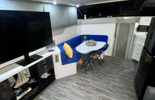 Key Largo Alquiler De Eote | ARE YOU READY TO SPEND YOUR BEST HOLIDAYS AT SEA ???