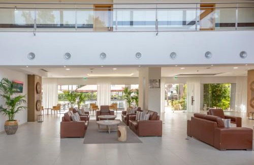 Areias de Sao Joao Hotel | Areias Village Beach Suite Hotel
