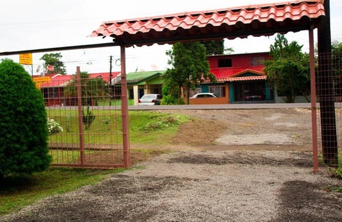 El Tanque Casa | Arenal Ciprés House.