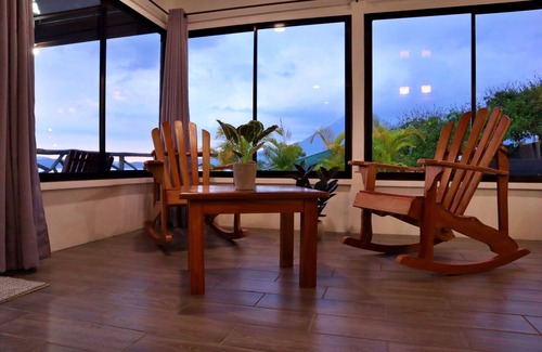 El Fósforo Cabina | Arenal Love Cabin, with volcano & lake views