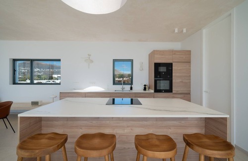 Tias Villa | Areté. Casa Fuego, con increíble terraza y vistas panorámicas al mar.