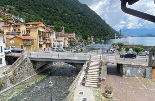 Argegno Apartamento | Argegno's River - Central Apartment lake view
