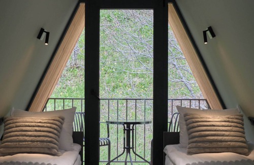 Agveran Cabina | Ari Home Aghveran