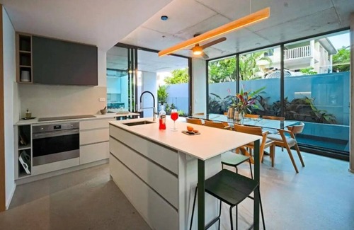Port Douglas Villa | ARIA Port Douglas Villas-Villa 1.Spacious 4 bed 4 bath. 5min walk to Town Centre
