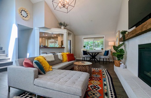 Newberg Casa | Arioso House - A Home To Inspire Creativity & Joy For Your Visit