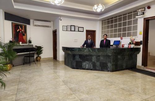 Gulshan Hotel | Aristocrat Inn - Gulshan Lake Park & American club