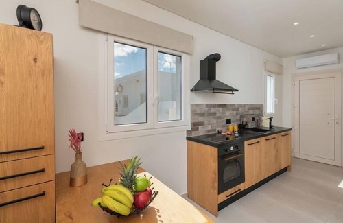 Adamas Apartamento | Aristotle Suites