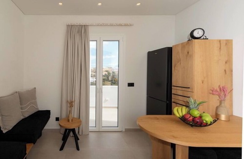 Adamas Apartamento | Aristotle Suites