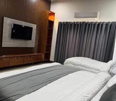 F-8 Sector Casa | Arizona Haven Guesthouse