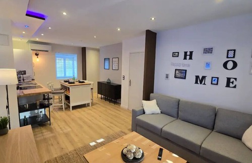 Dole Casa | ARKANA private apartment with parking in quiet Dole.