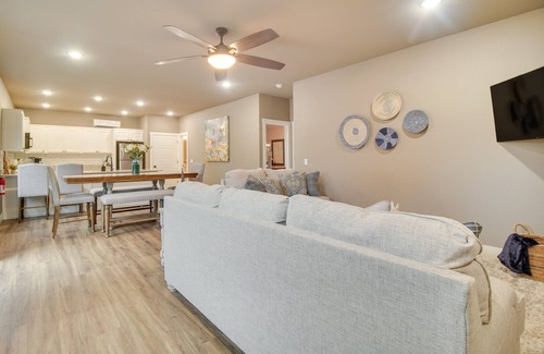 Farmington Casa | Arkansas Guest Suite w/ Deck: Near Fayetteville!