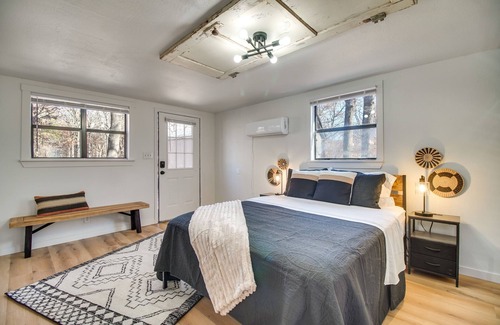 Gentry Apartamento | Arkansas Retreat - Fire Pits, Grills & Near Lakes!