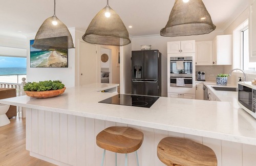 Blueys Beach Casa | Arkon - beautiful spacious pet friendly home with ocean and beach views
