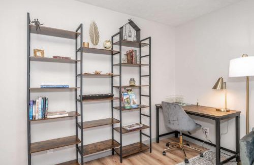 Williamstown Casa | Arkstone Retreat 1 - Chic Downtown Escape