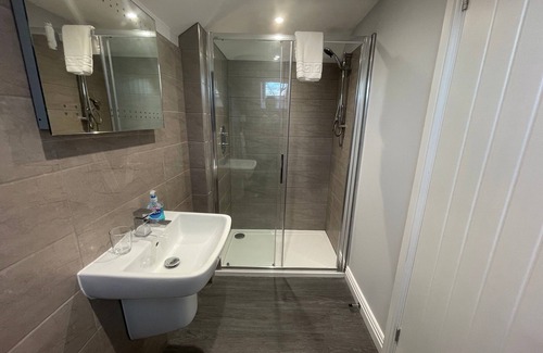 Basingstoke Casa | Arlan House, Superb Basingstoke Hotel - Room 10 Apt