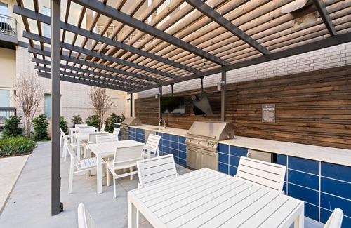 Central Arlington Apartamento | Arlington Designer Studio Apartment