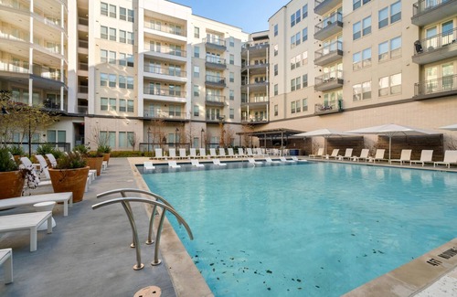 Central Arlington Apartamento | Arlington Designer Studio Apartment