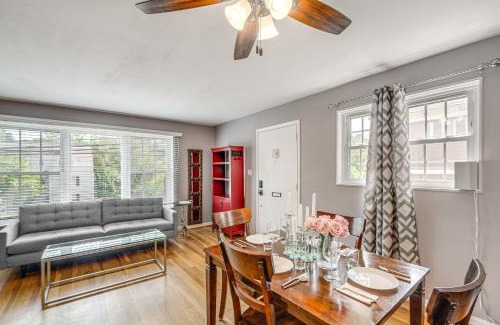 Arlington Casa | Arlington Townhome with Furnished Patio!