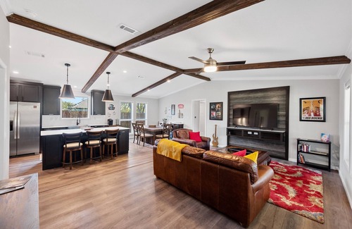 Austin Casa | Arlo Next to Charming and Cozy Hill-Country Haven