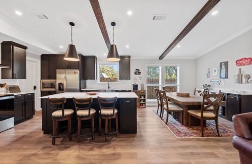 Austin Casa | Arlo Next to Charming and Cozy Hill-Country Haven
