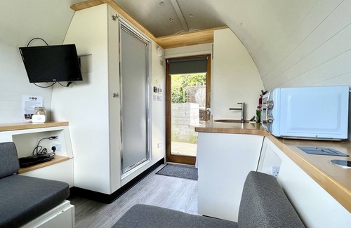 Brightlingsea Cabina | Armadilla 2 at Lee Wick Farm - cozy glamping for 2 adults with optional hot tub