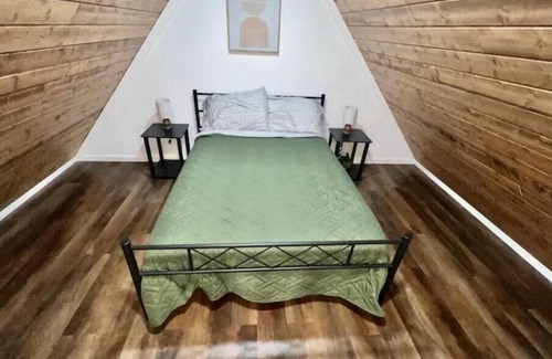 Albertville Cabina | Armadillo Tiny Luxury Cabin Lake