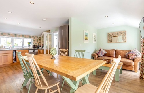 Devoran Cabaña | ARMANDO, pet friendly, character holiday cottage in Devoran, Cornwall