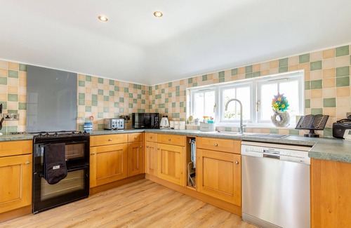 Devoran Cabaña | ARMANDO, pet friendly, character holiday cottage in Devoran, Cornwall