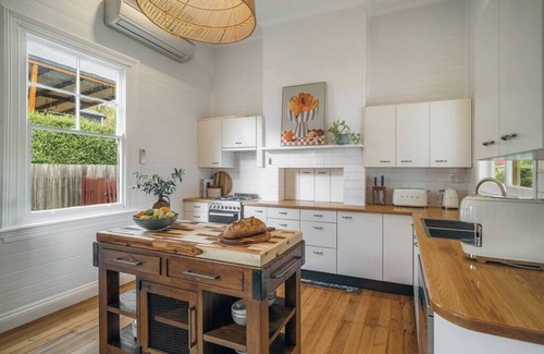 Armidale Casa | Armidale's Quinn's Cottage - City Centre