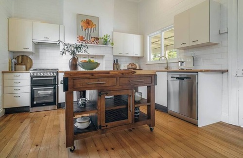 Armidale Casa | Armidale's Quinn's Cottage - City Centre