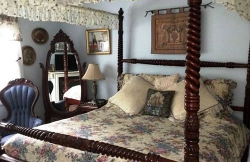 Top of the Hill Cama Y Desayuno | Armistead Cottage B&B