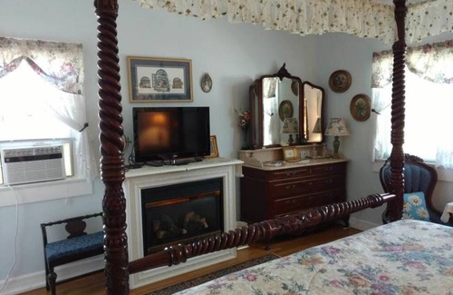 Top of the Hill Cama Y Desayuno | Armistead Cottage B&B
