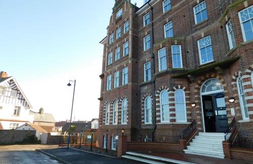 Sheringham Casa | Armorel, 9 Burlington Place