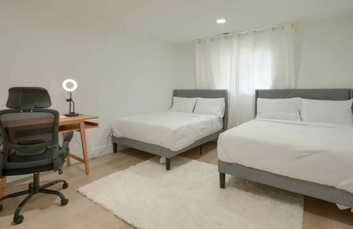 Northeast Columbus Casa | Armuth: Modern 4BR 3B by Airport