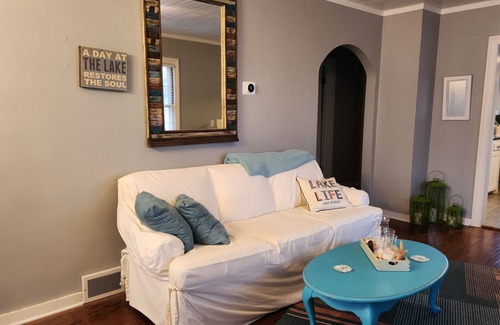 Arnolds Park Cabaña | Arnolds Park - prime location - walk everywhere - Historic 1940's cottage.