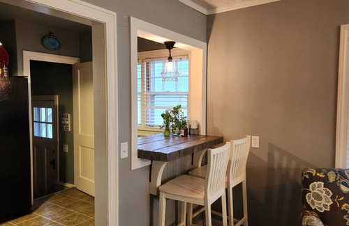 Arnolds Park Cabaña | Arnolds Park - prime location - walk everywhere - Historic 1940's cottage.