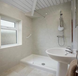 South Shore Casa | Arnside - Spacious 10-Bedroom Seaside Cottage