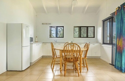 Arorangi Hotel | Aroa Beachside Resort