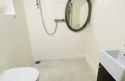 Ealing Common Casa | Aron Guest House