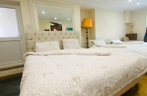 Ealing Common Casa | Aron Guest House